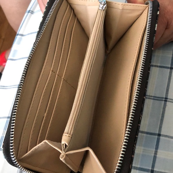 Guess wallet - Picture 3 of 3